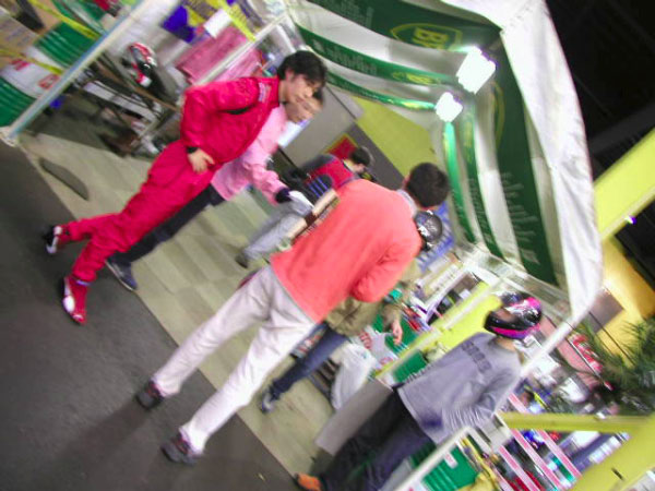KO290427photo042